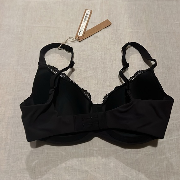 SKIMS Midnight Floral Lace Bra - Picture 2 of 3